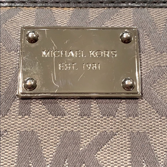 Michael Kors Wallet - Picture 6 of 6